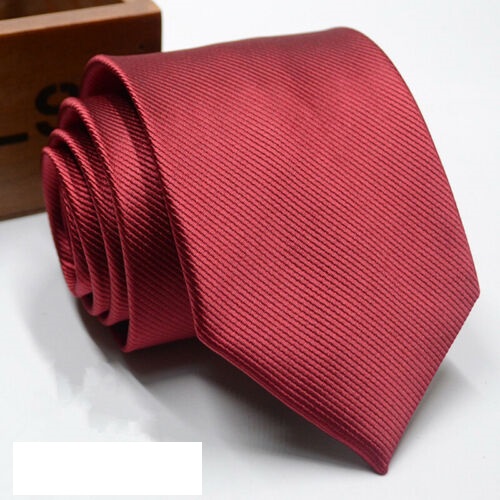 Επίσημη στενή γραβάτα, Κόκκινη