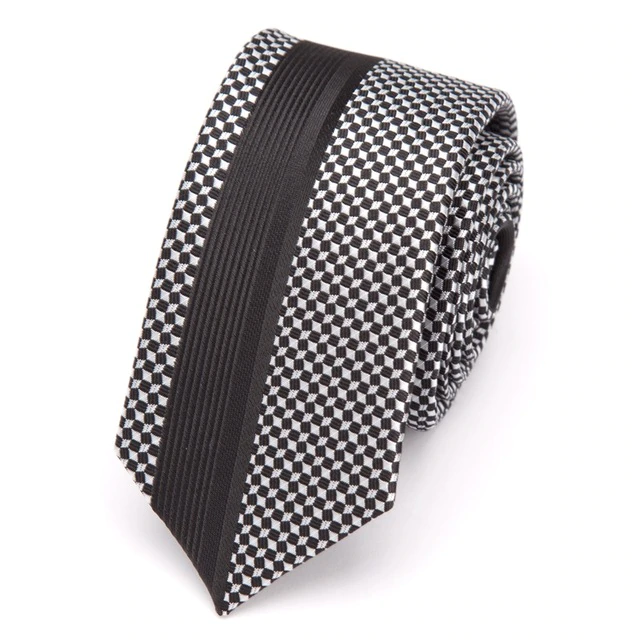 Ανδρική γραβάτα με ρίγα, μαύρη