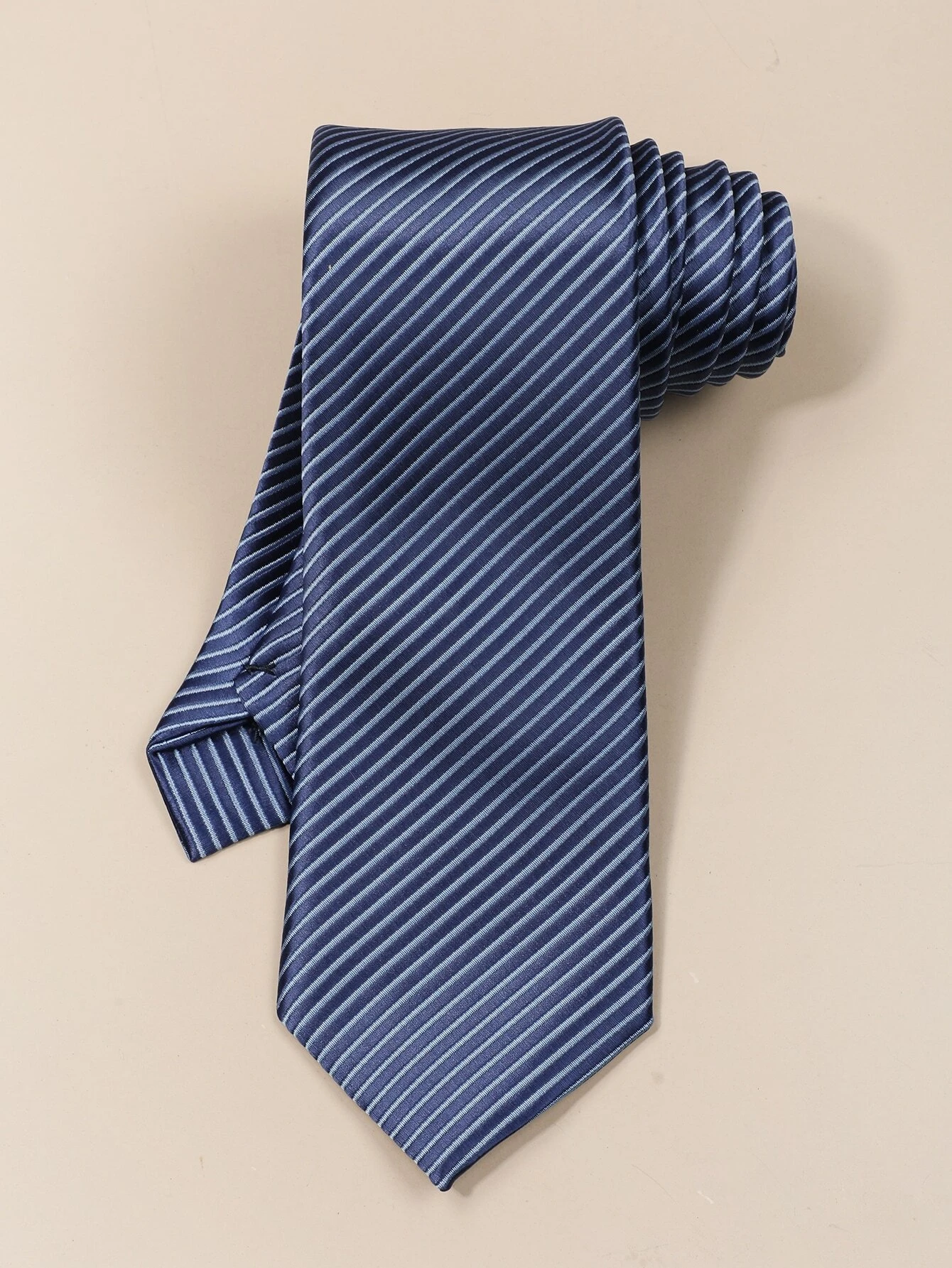 Πολυτελής ανδρική γραβάτα μπλε σκούρο ριγέ