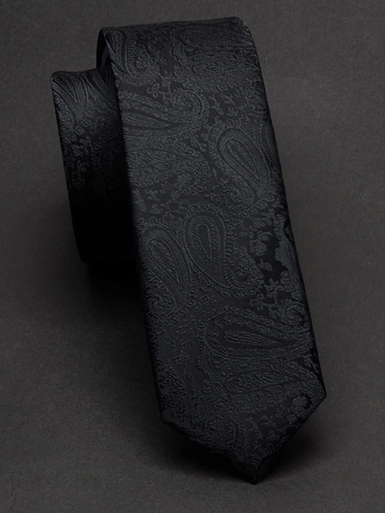Ανδρική γραβάτα με σχέδιο Paisley