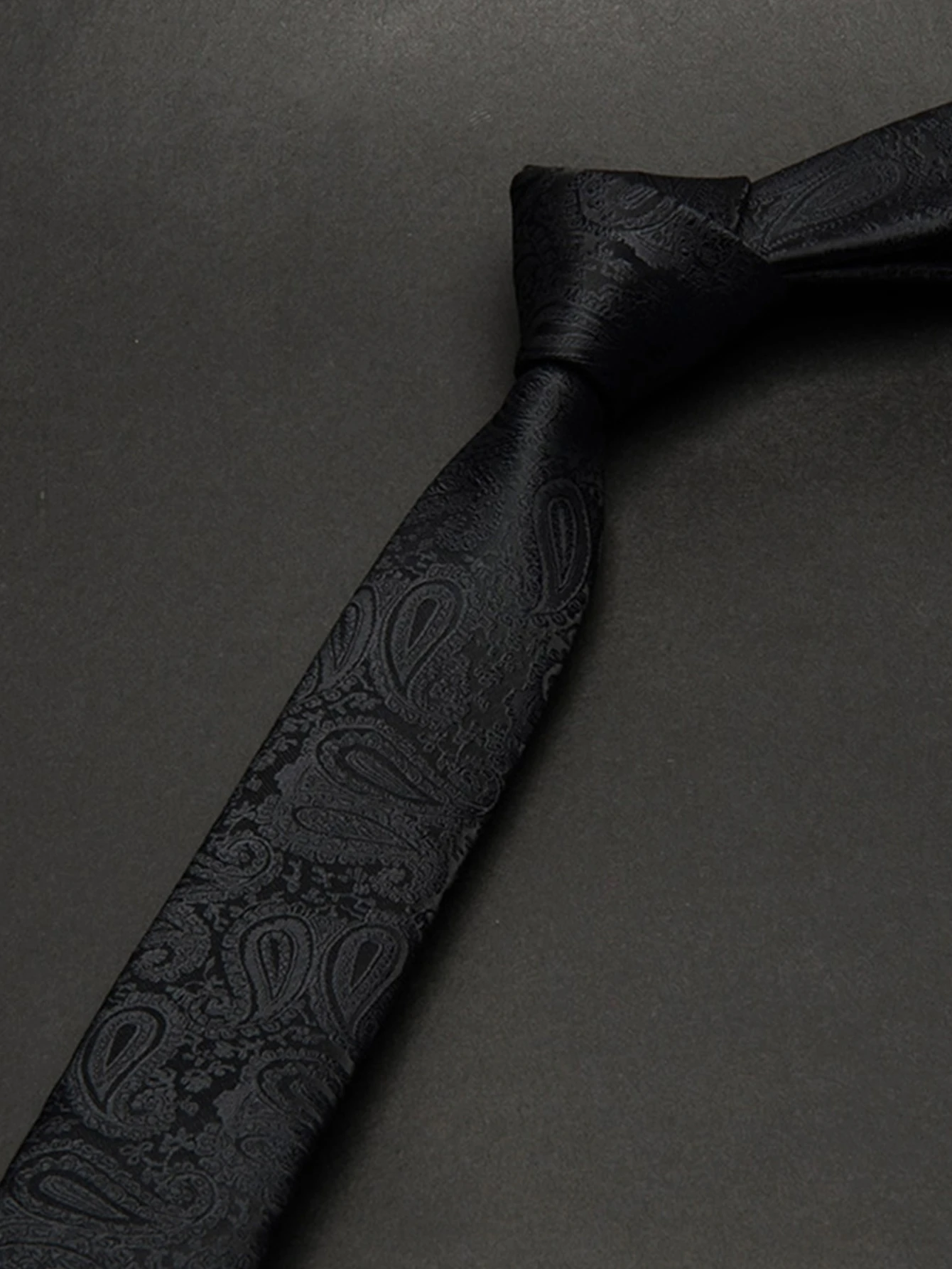 Ανδρική γραβάτα με σχέδιο Paisley