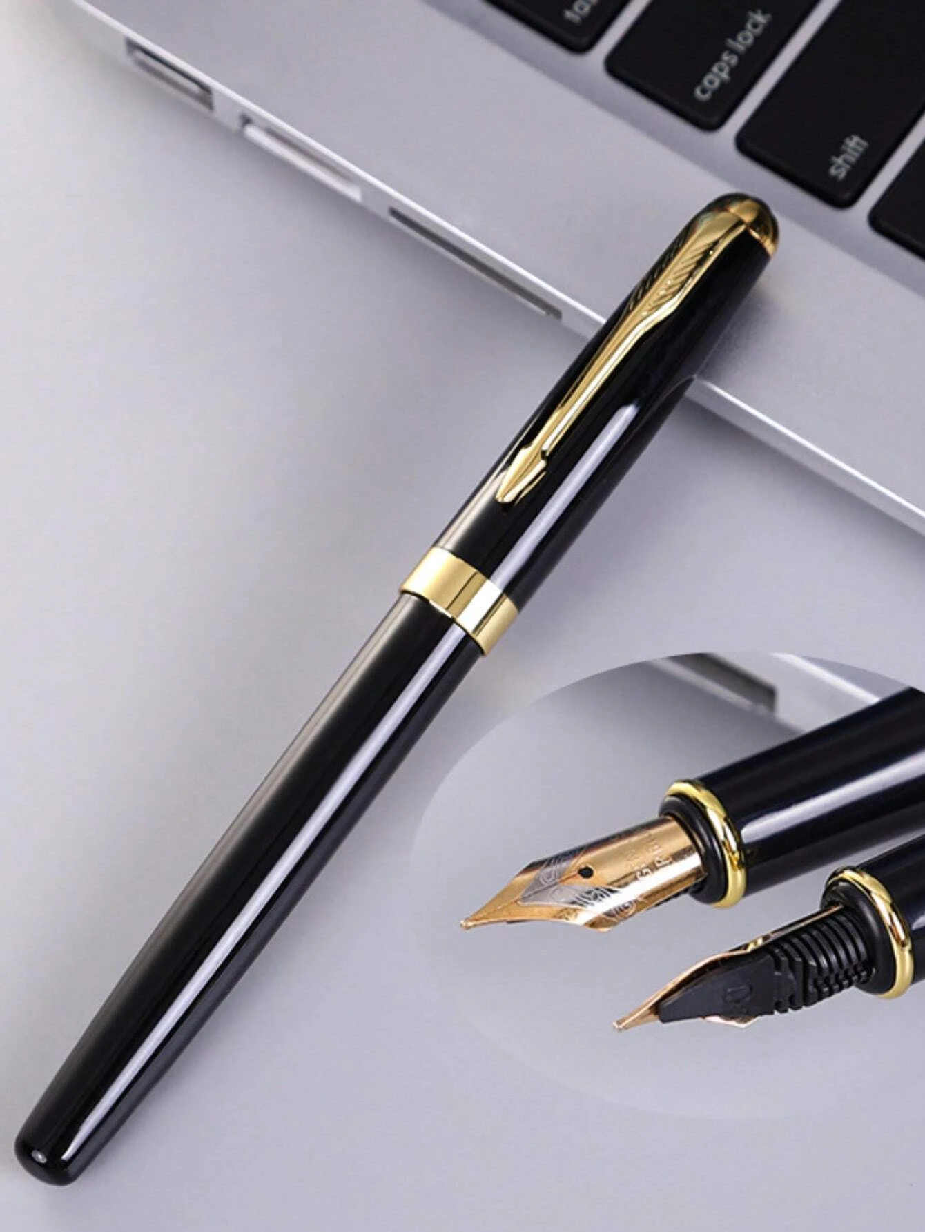 Κομψή μοντέρνα πένα μαύρο χρυσό Ι
