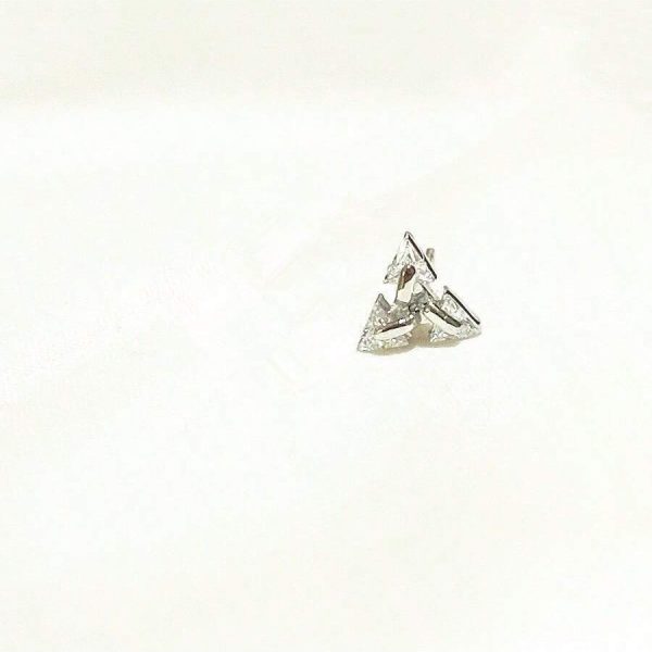 Ανδρικό ατσάλινο σκουλαρίκι ασημί τρίγωνο με πέτρες 1 τμχ